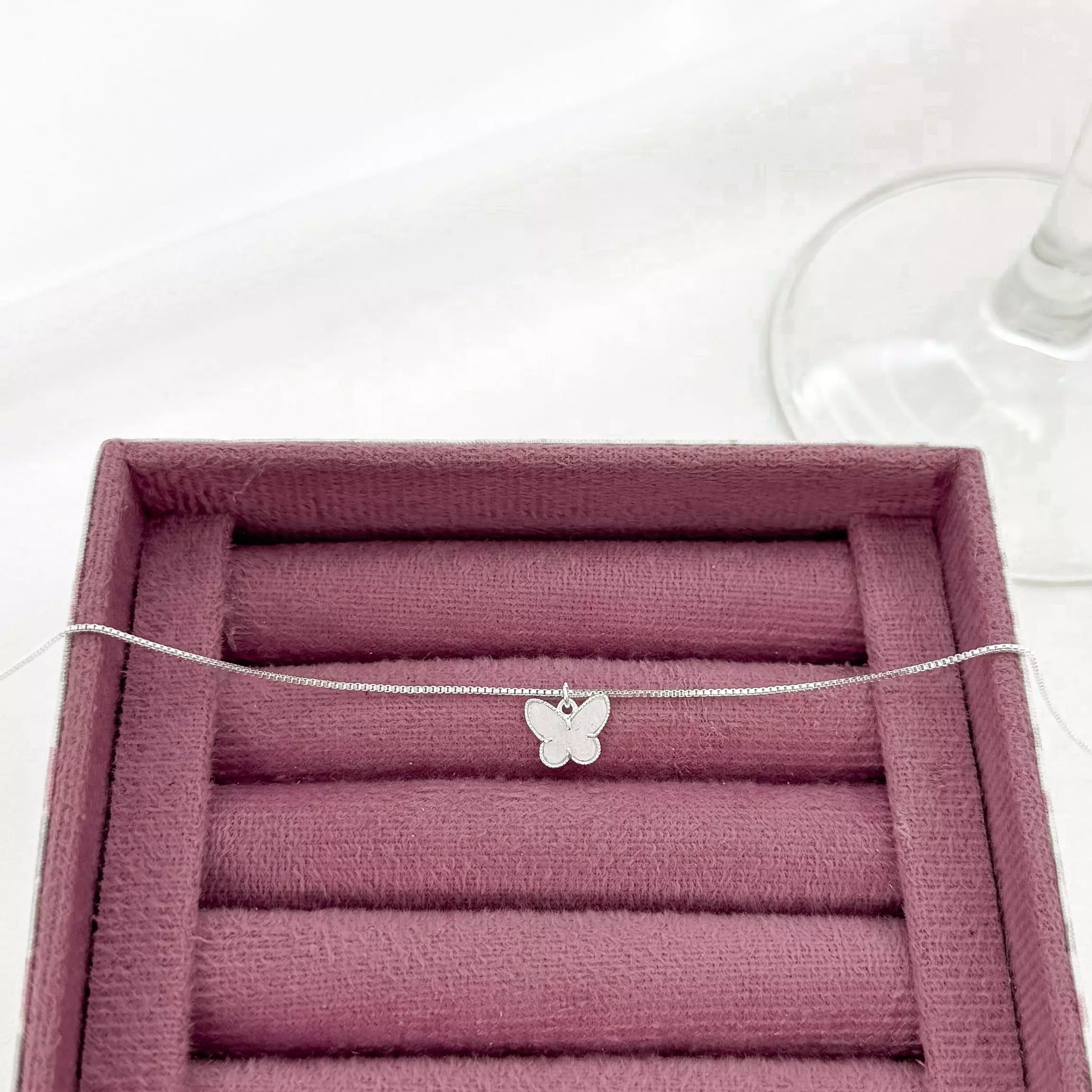 Colar Borboleta Madrepérola